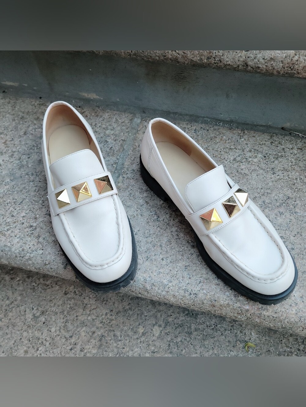 Michael Kors Leather Studded Loafers Cream Ivory Gold Hardware Size 10